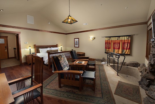 An image of FivePine Lodge Spa room interior