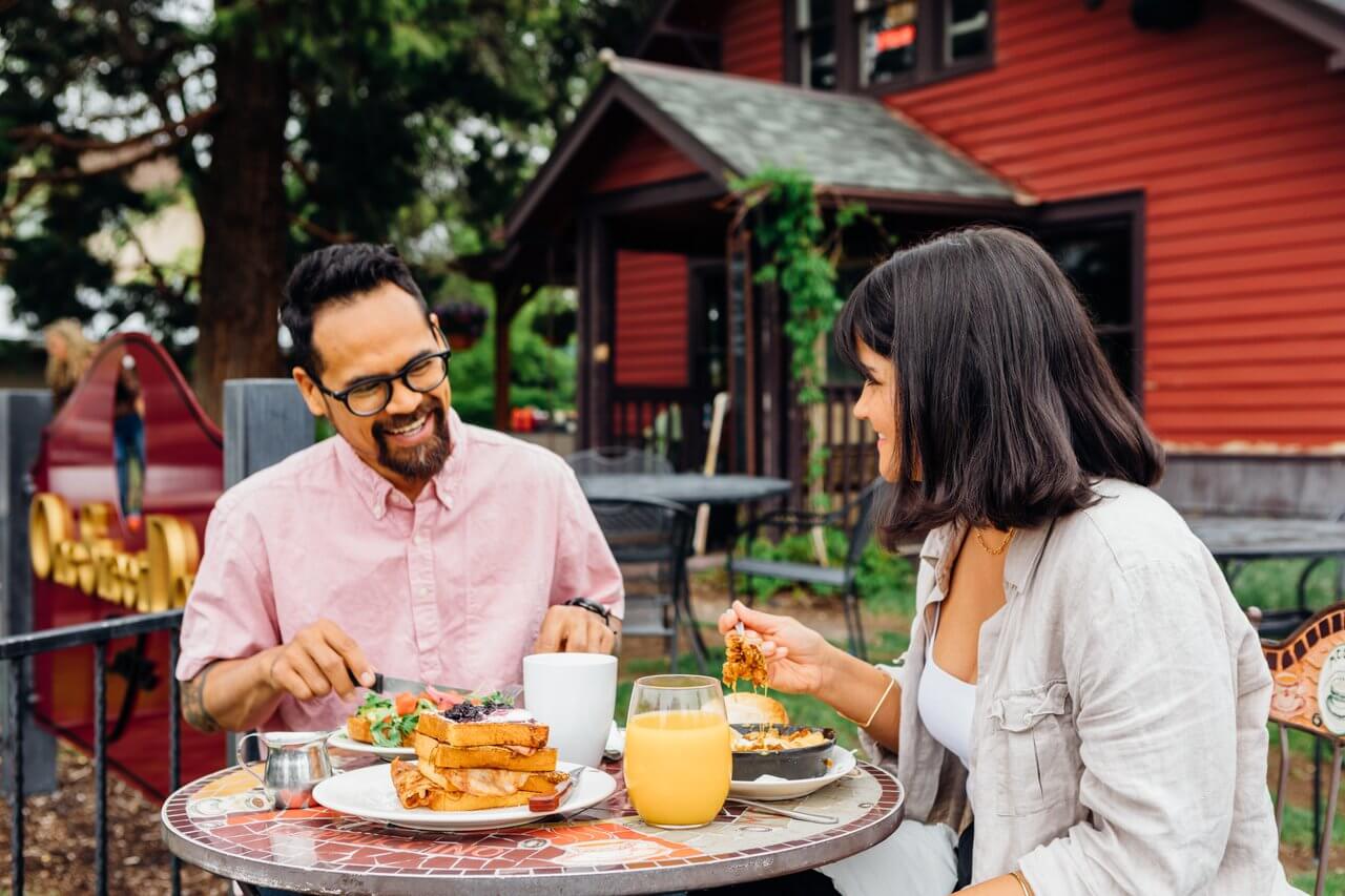 Outdoor dining at One Street Down Cafe in Redmond, Oregon