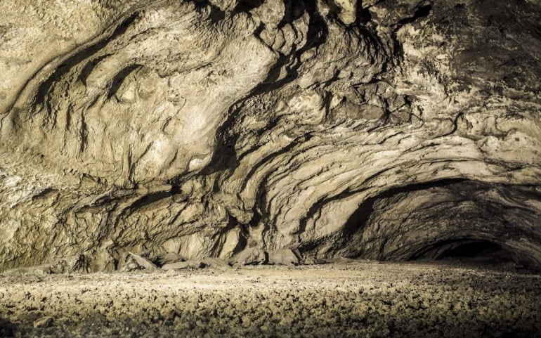 Lava Caves Offer (dark) Glimpse into Central Oregon’s Volcanic Past