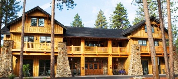 The entrance to FivePine Lodge in Sisters, Oregon.
