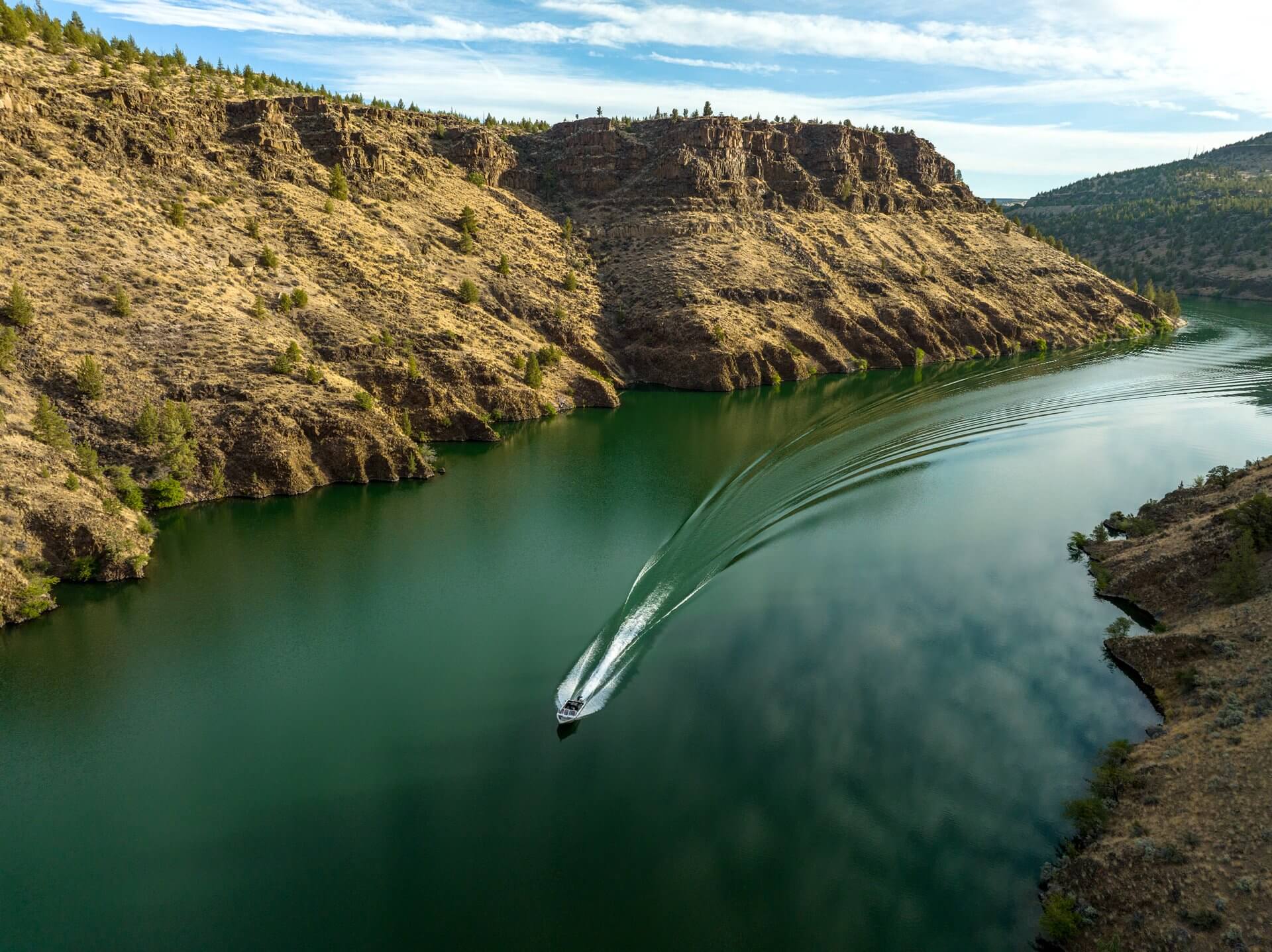 Your Guide to an Epic Lake Billy Chinook Day (plus time well spent in Culver)