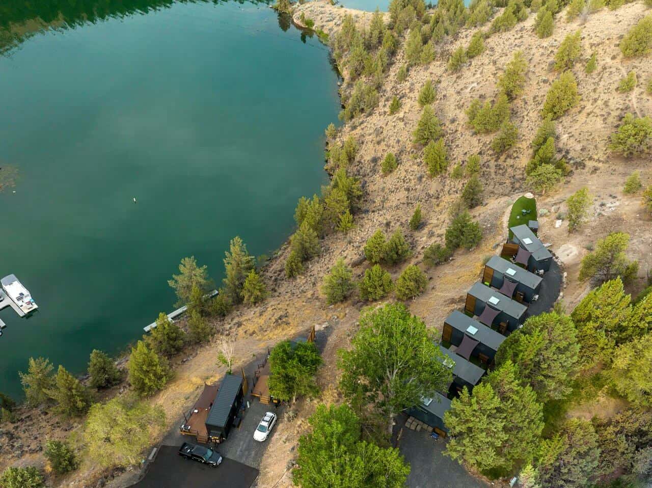 Lodging along the water in Madras, Oregon. Lodging along the water in Madras, Oregon.
